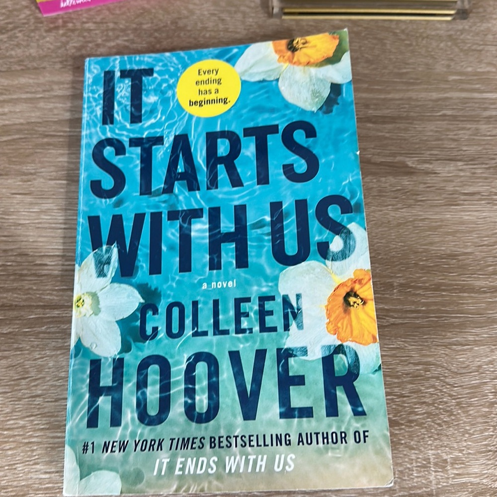 It Starts With Us by Colleen Hoover